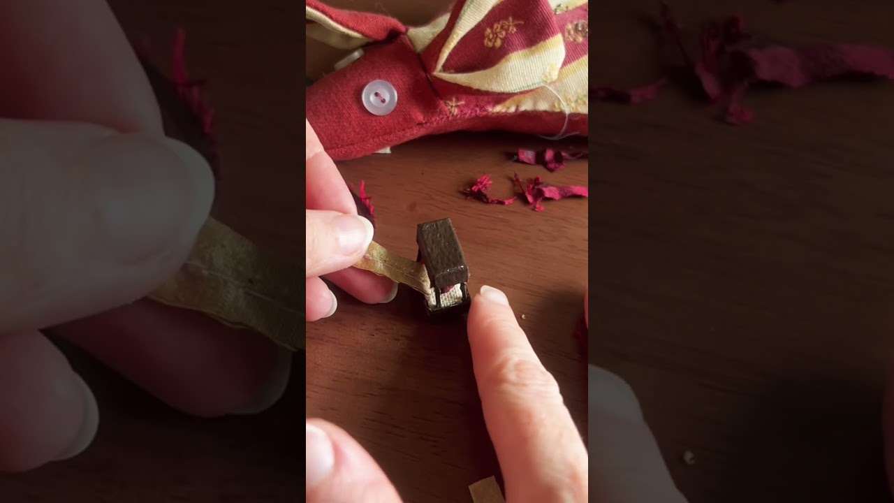 I made a TINY bed for my TINY mouse in my Tudor doll’s house! 🏠 #handmade #miniatures #dollhouse