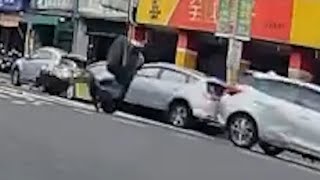 【車禍影片】騎機車要小心要愛惜生命（2025.10.19 新北市三重區中正北路