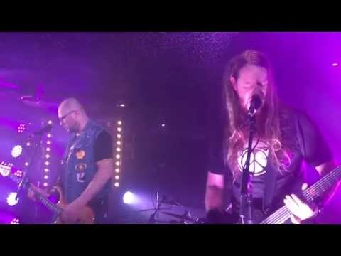Kotiteollisuus Laulu Kuolleille Live@Hopealyhty Hyvinkää 1.5.2015