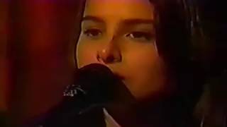 Mazzy Star - Hope Sandoval live Ride It On