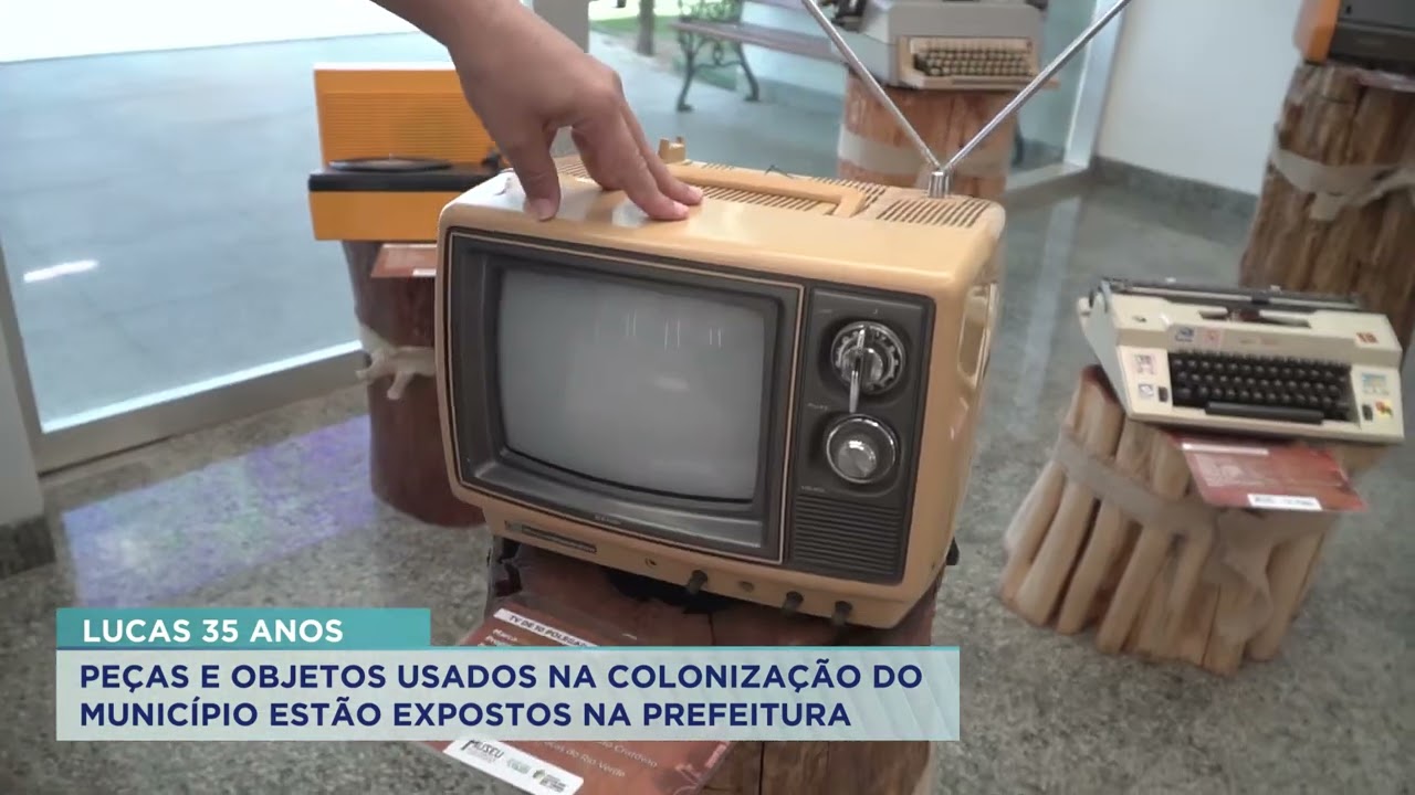 PEÇAS E OBJETOS USADOS NA COLONIZAÇÃO DO MUNICÍPIO ESTÃO EXPOSTOS NA PREFEITURA