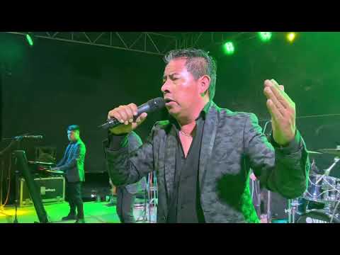 CACHETEANDO LA BANQUETA