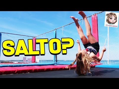 Schafft Hannah einen SALTO? 🤸‍♀️ Die Spielzeugtester machen Urlaub in Scharbeutz an der Ostsee 🏝