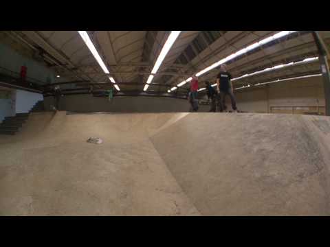 Rens Kickflip HiptoFlat Area.mpg