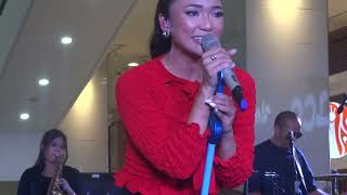 Download lagu Marion Jola - Bukan Manusia | live at Lotte mart Bintaro 24.2.2024 mp3