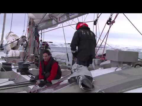 Tara quitte Ilulissat (Groenland) - Expédition Tara Oceans Polar Circle - 21 oct 2013