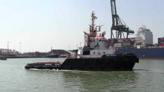 preview picture of video 'Tugboat Union Wrestler - Port of Zeebrugge'