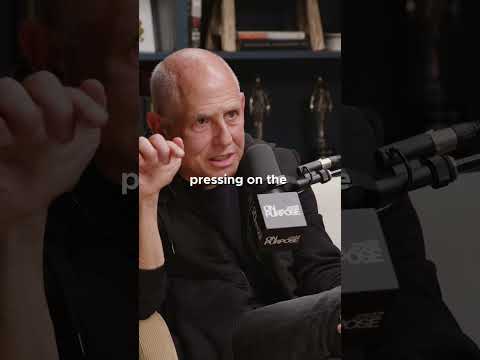 What is social media doing to our brain? #jayshetty #podcast #socialmedia