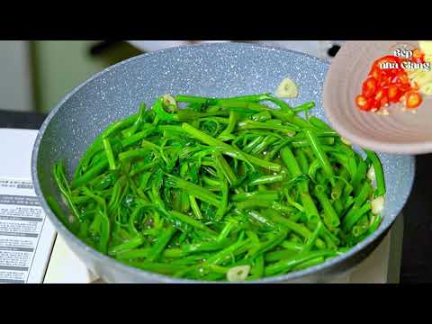 Bí quyết để có món rau muống xào tỏi xanh tươi, giòn rụm