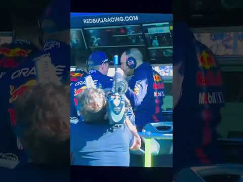 Max Verstappen getting a BIZARRE cap slapping from his race Engineer 😂 #f1 #formula1 #maxverstappen