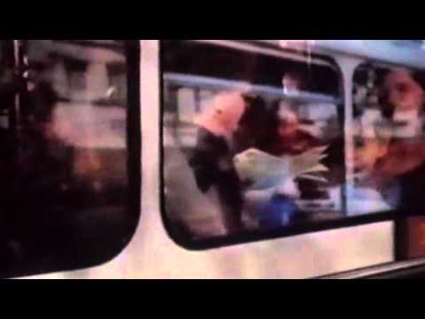 Video thumbnail for La Main Parisienne