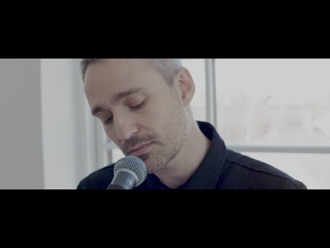 Rasmus Walter - Jeg drømte om en rød lavthængende sol (Officiel Video)