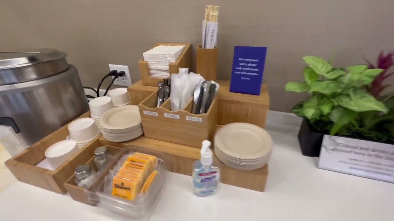 First Class Lounge thumbnail