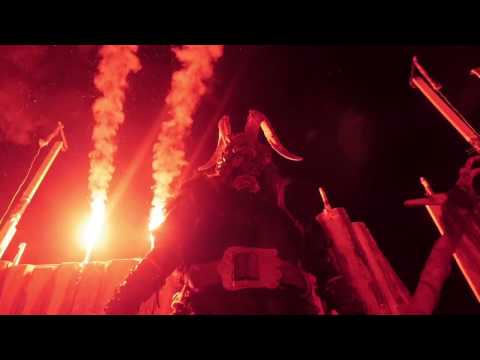 Krampuslauf der Tiefbrunnauer Krampusse am 19.11.2016 beim Gasthof Steinbräu