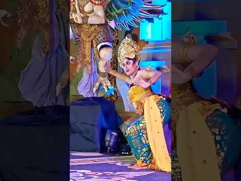 Balinese Dance Oleg Tamulilingan ISIDenpasar #shorts #bali #balinesedance #taksubali #cantik #dancer