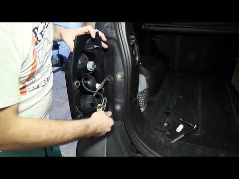 How to Replace The Taillights (and bulbs) on a Nissan Xterra