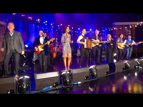 Nathan Carter and the All Star Band - Wagon Wheel | The Late Late Show | RTÉ One