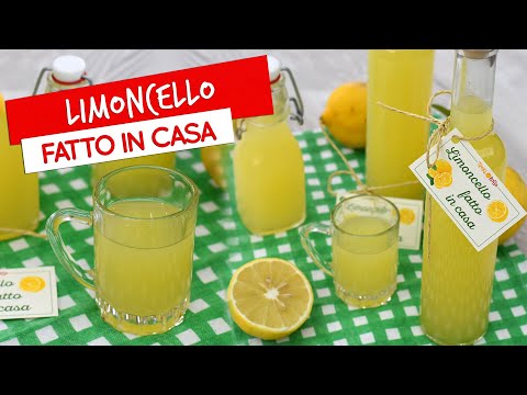 Limoncello fatto in casa: ricetta del liquore al limone