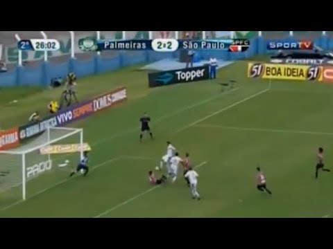 SAUDADE DE UM CENTROAVANTE FAZEDOR DE GOLS