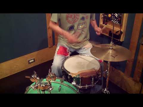 Nate Smith 's 16th note funk groove ( Level 43 ) - Drum Lesson #377