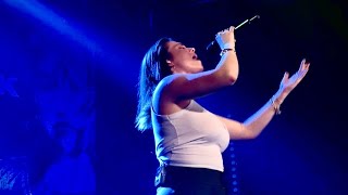 Crowd Reaction Was So BEAUTIFUL - Tom Odell Black Friday- Allie Sherlock LIVE Cover