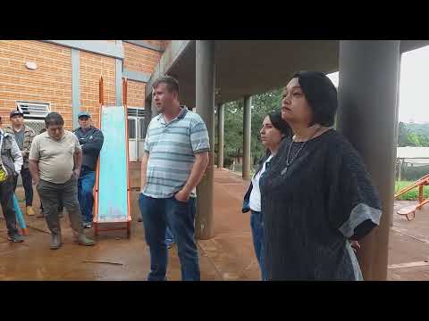 SONIA MELLO TITULAR DE TIERRA Y HABITAD DE MISIONES , NO LE GUSTAN LAS CÁMARAS , ECHA A PERIODISTA.