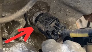 Cylinder Head Temperature (CHT) Sensor Ford Escape 3.0L 2008-2012 Location and Replacement