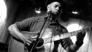 Guy Davis - Little Red Rooster video