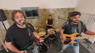 PERLAS ENSANGRENTADAS - (Version de Alaska)