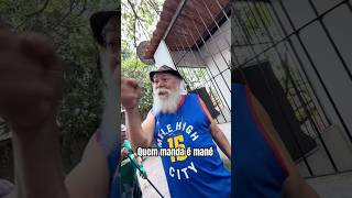 O vovô se deu mal