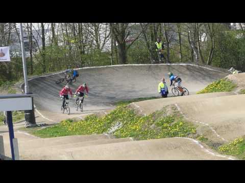 2017 04 02 race 111 finale EK J 16 plusv1e keer afgevlagd bij start Regio 1a Ammerzoden