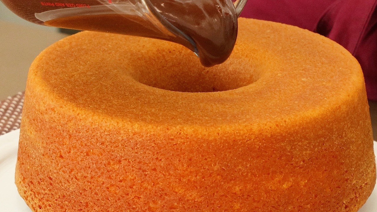 THE BEST CARROT CAKE RECIPE EVER! FLUFFY, EASY, FAST! - Isamara Amâncio