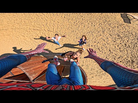 SPIDER-MAN ESCAPING FROM the POLICE GIRL, ANGRY MOM AND the FITNESS GIRL (PARKOUR POV)