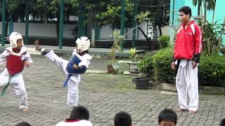preview picture of video 'Taekwondo Practice match of Zahra Arundati Sardi ( Zahra latih tanding taekwondo)'