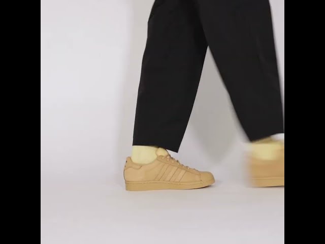 Vidéo : SUPERSTAR NUBUCK