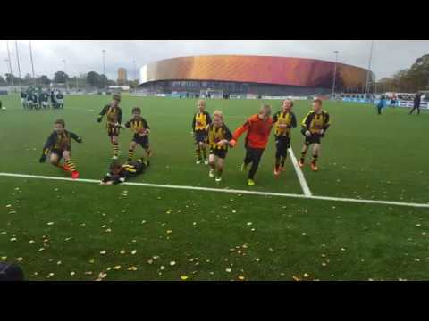 6 november 2016 - JO11-3 - ADO Partnertoernooi O10 - Slinger na winst halve finale