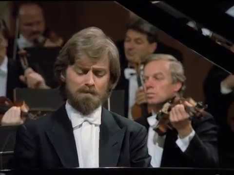 24 of the Best Ever Classical Piano Concertos