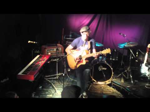 Yonograph (Yoan and the silent phonograph) Live Astrophone in Metz 2012 (HQ)