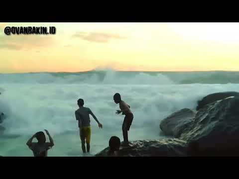 Pemandangan Alam Pantai Alap Atadei