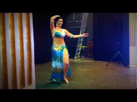 Magdans / Orientalisk dans / Bellydance på tjejmässan i Malmö 2013 www.magdansos.com