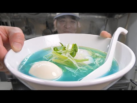 吃東京的藍色拉麵★ONLY in JAPAN。 (Eating Tokyo's Blue Ramen ★ ONLY in JAPAN)
