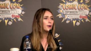Alycia Debnam Carey on \
