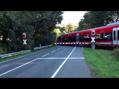 Bahnübergang "K13/Am Max-Klemens-Kanal" (BÜ 7) bei Kinderhaus mit seltenem Gong