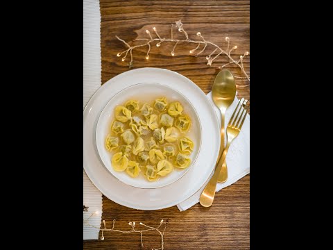 Cappelletti alla carne Luciana Mosconi in brodo di carne