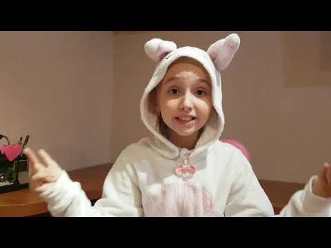 Primul meu videoclip ..Sper că mă veţi încuraja cu un like..😁