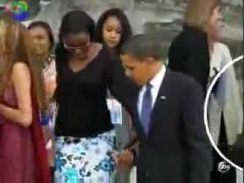Obama mira el trasero de Mayora Tavares