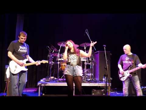 Laura James & The Kadavors - Lay Alone (live demo)
