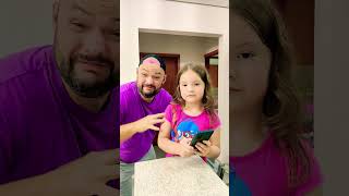 BONECO QUE ESTICA GRUDOU NO CELULAR #shorts