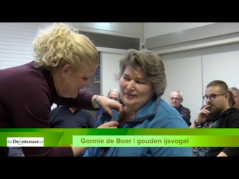 VIDEO | Gonnie de Boer ontvangt als vrijwilliger bij BAS Voetbal en De Wingerd de Gouden IJsvogel VIDEO | Gonnie de Boer ontvangt als vrijwilliger bij BAS Voetbal en De Wingerd de Gouden IJsvogel