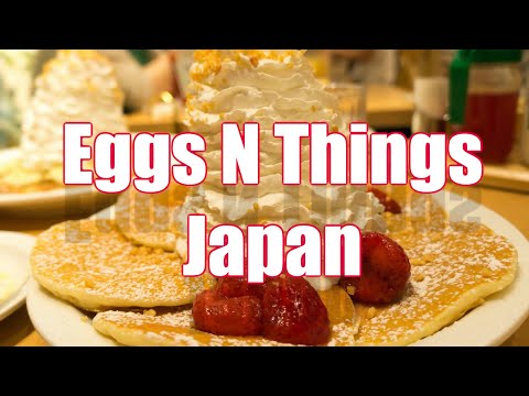 As panquecas cremosas e o café da manhã o dia todo da Eggs' N Things são bons depois de uma década? Gotemba Japão